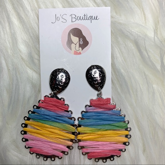 Jewelry - Colorful and silver studs earrings